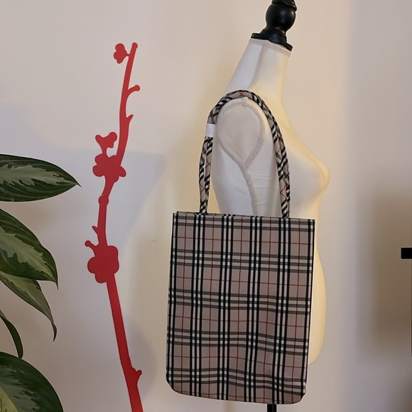 Burberry Vintage Tan Check Shopper Tote Bag. Small. 36x28cm - Brand New - Picture 9 of 10